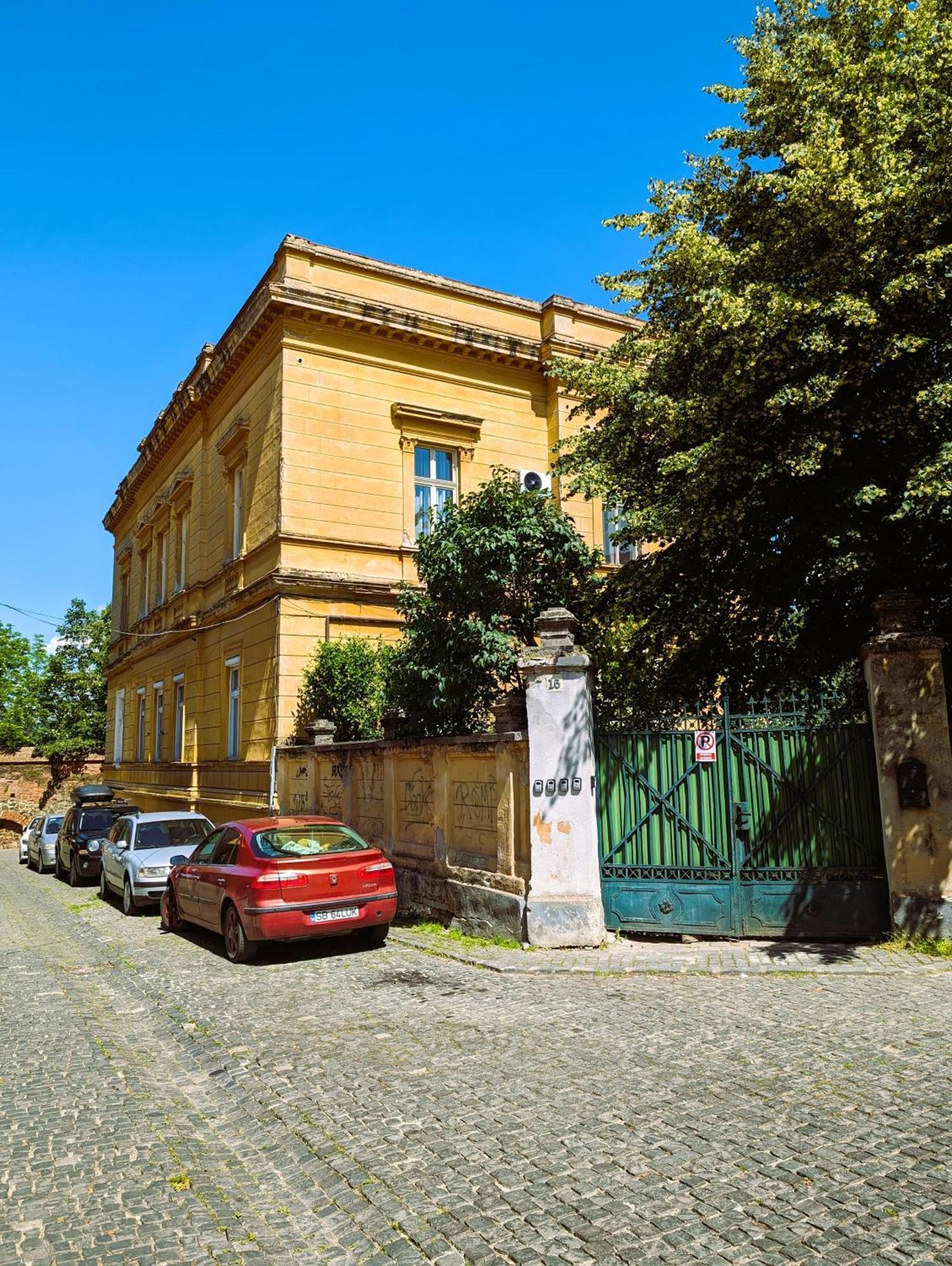 Apartment In Historic Center, Quiet Area, Ac Sibiu Exterior photo