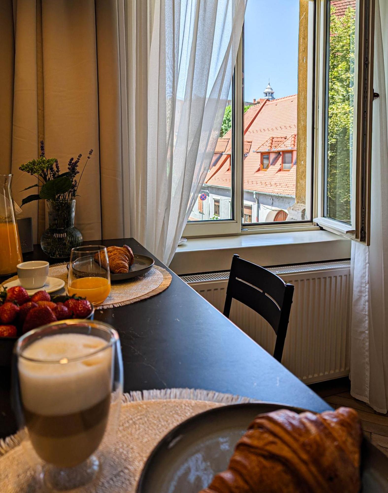 Apartment In Historic Center, Quiet Area, Ac Sibiu Exterior photo